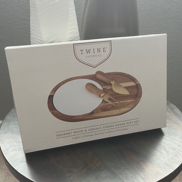 TWINE LIVING CO. Other - TWINE LIVING CO. Gourmet Wood & Ceramic Cheese Board Gift Set NEW